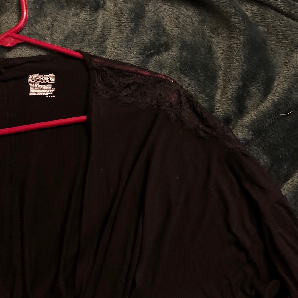 Soft Black Lace Robe - Picture 4 of 4
